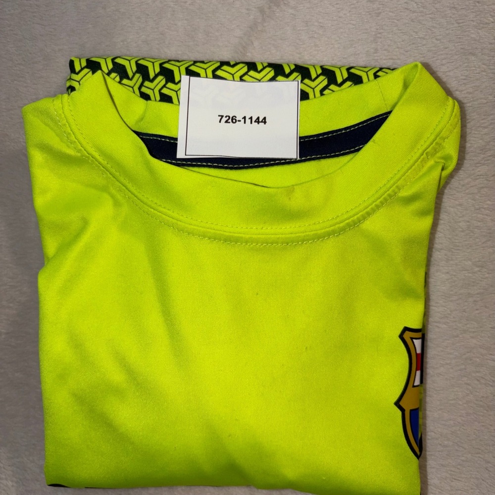 FC Barcelona Kids Soccer Jersey Neon Yellow Navy Blue Graphic S/P RN130148 - Picture 7 of 7